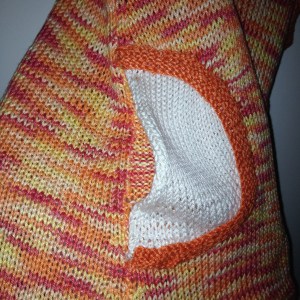 Pockets created by double knitting... Proud on the result!