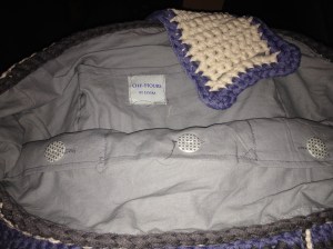 Inside beach bag - With pockets and buttons!